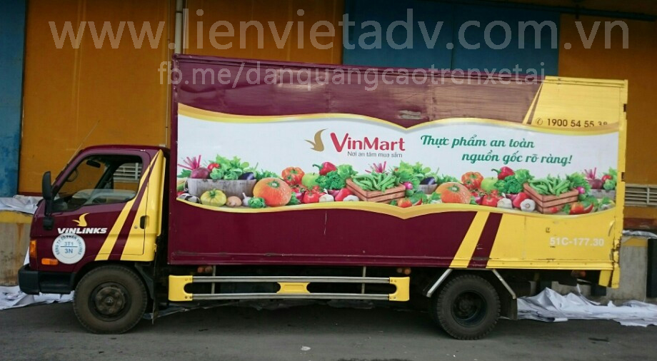 Dán quảng cáo trên hệ thống xe tải của Tập Đoàn Vingroup