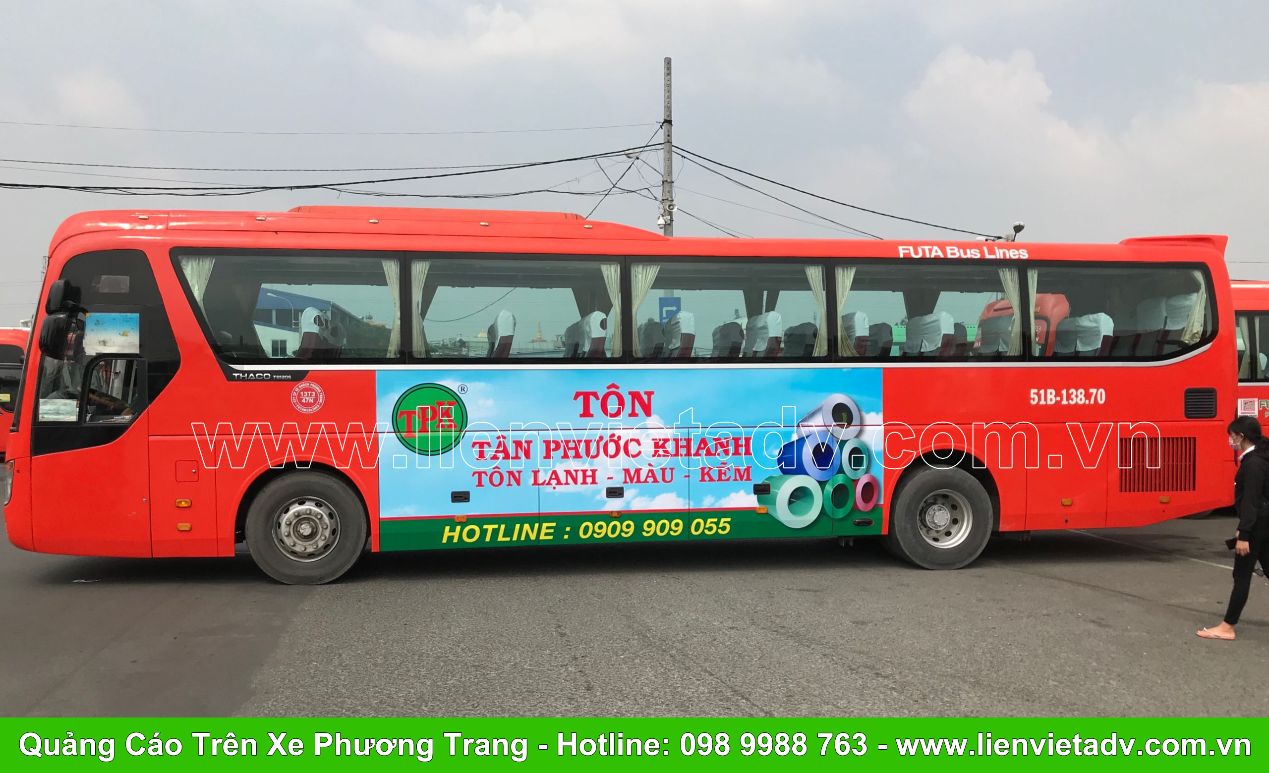 Quảng cáo trên xe Phương Trang  sản phẩm tôn Tân Phước Khanh